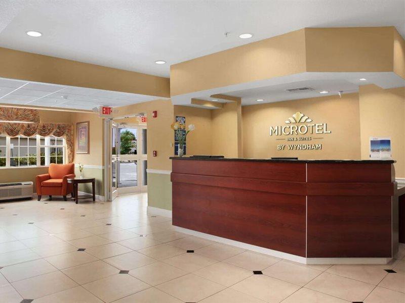 Microtel Inn & Suites By Wyndham Panama City Exterior foto