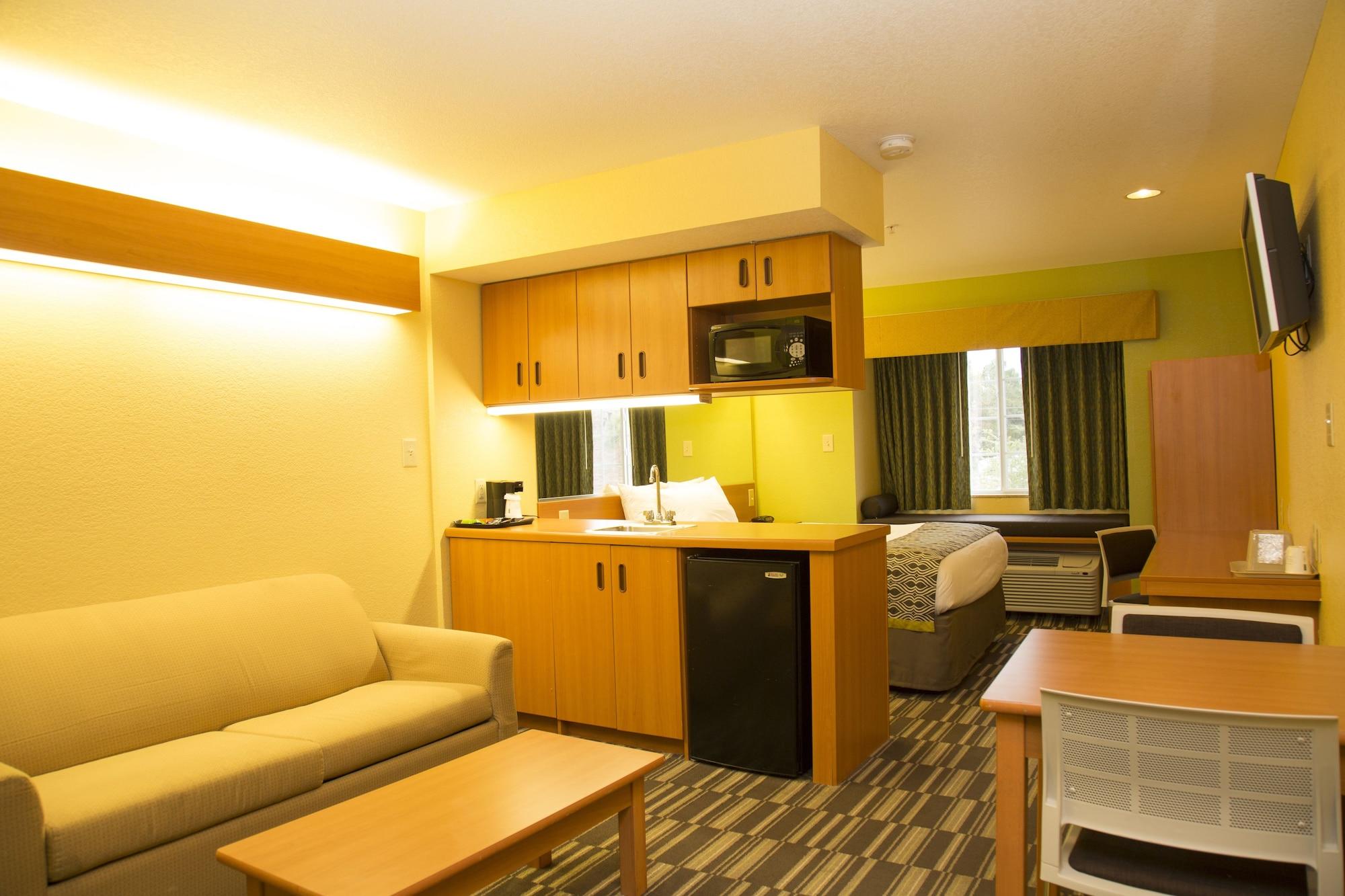 Microtel Inn & Suites By Wyndham Panama City Exterior foto