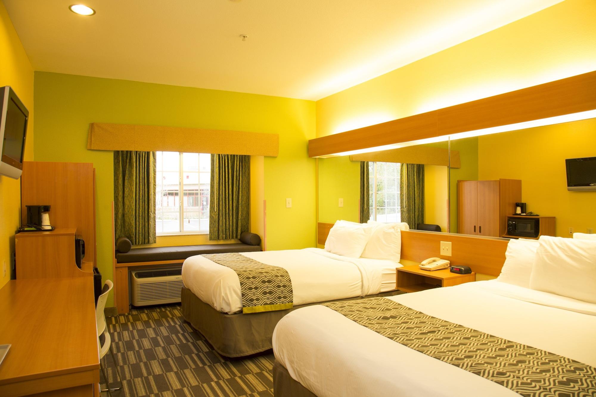Microtel Inn & Suites By Wyndham Panama City Exterior foto