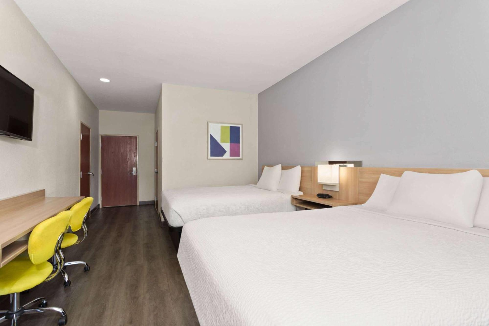 Microtel Inn & Suites By Wyndham Panama City Exterior foto