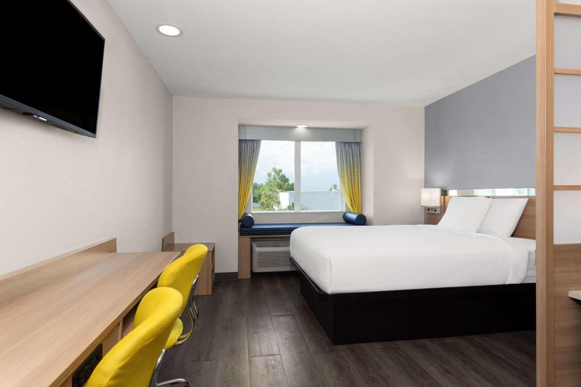 Microtel Inn & Suites By Wyndham Panama City Exterior foto