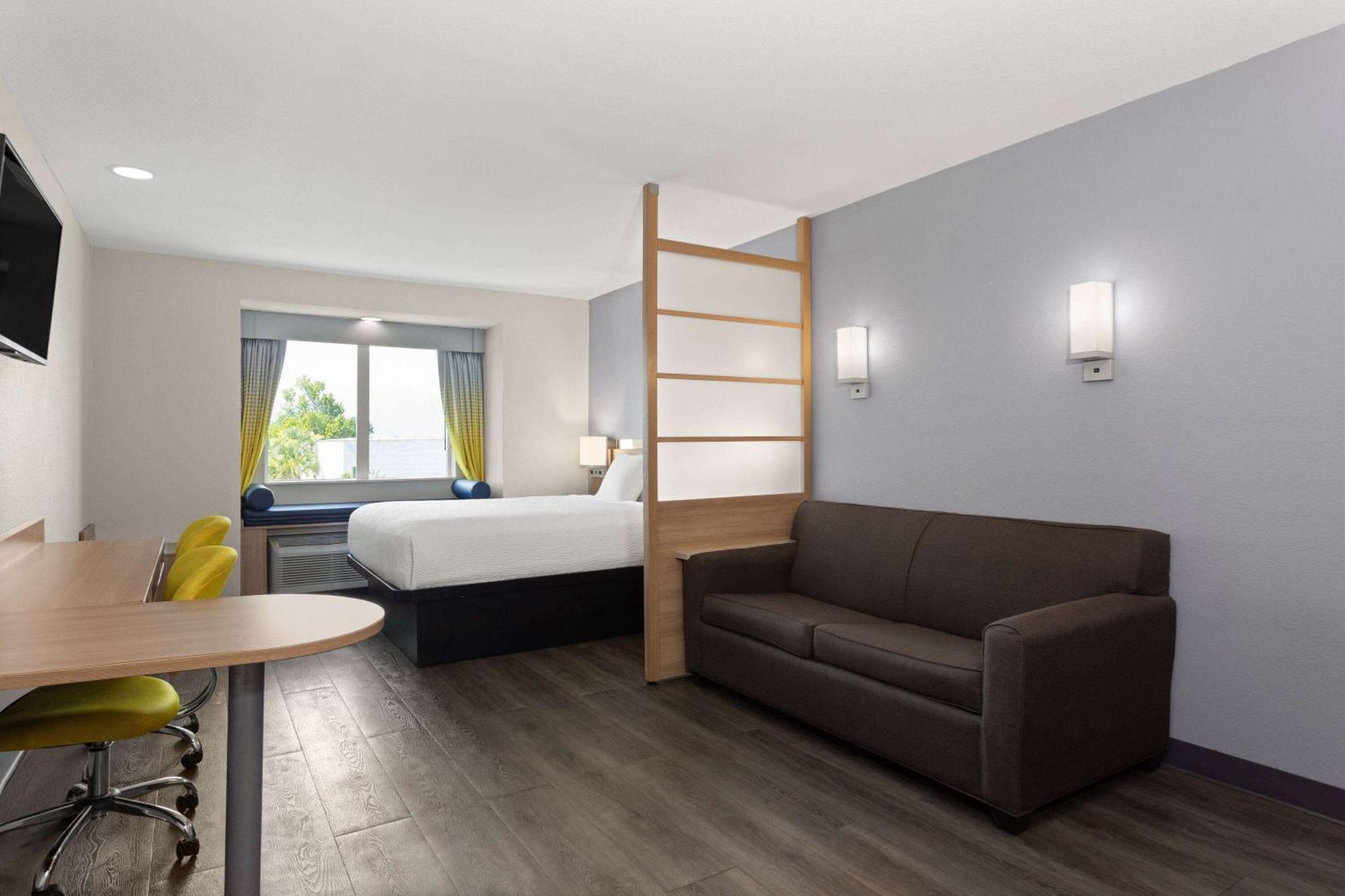 Microtel Inn & Suites By Wyndham Panama City Exterior foto